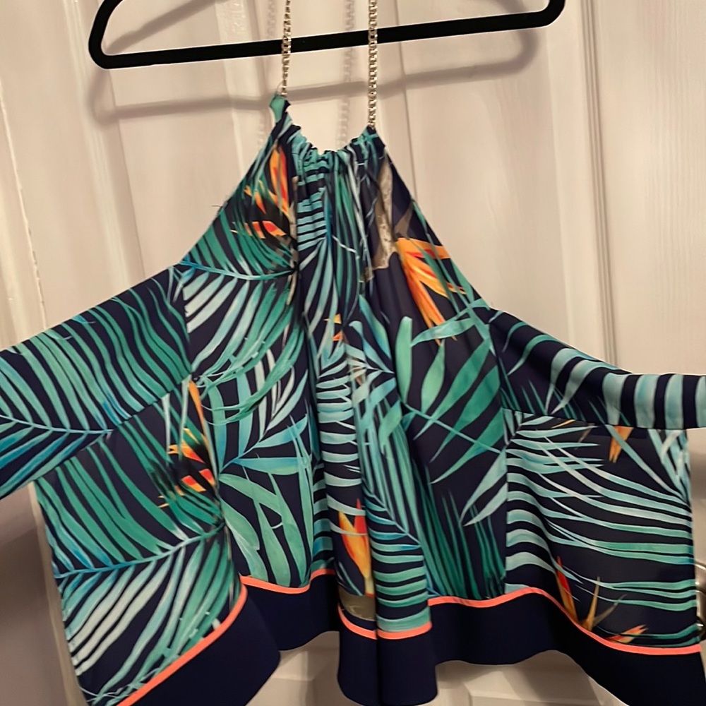Backless vacation shirt